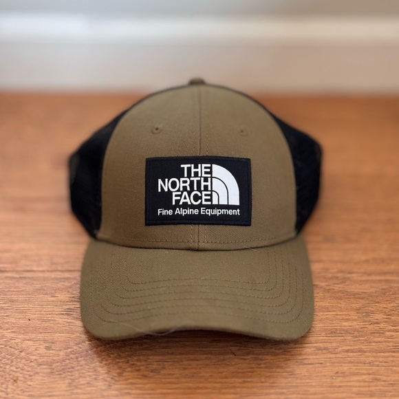 The North Face Keep It Patched Structured Trucker Adult Snapback Hat - Picture 1 of 3